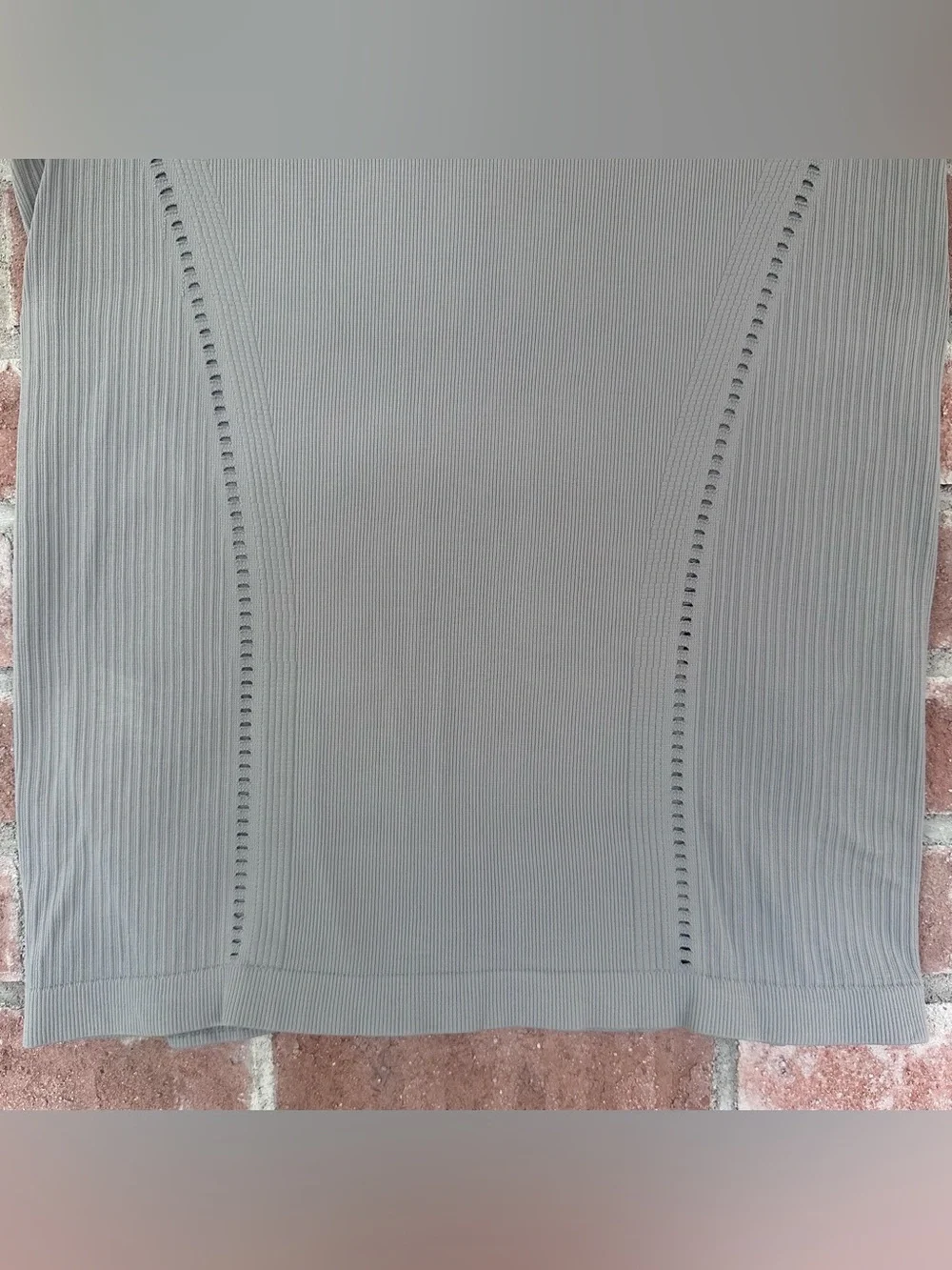 Athleta Gray Tank Top Women’s Medium Fitted Active Running Performance Gym - Picture 4 of 9